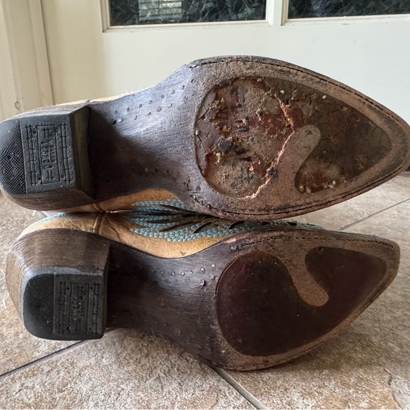 Corral
Women's Corral Western
Embroidered - Picture 6 of 6